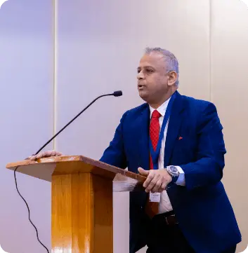 Cruxozne panelmember Magesh Ganesh delievering keynote